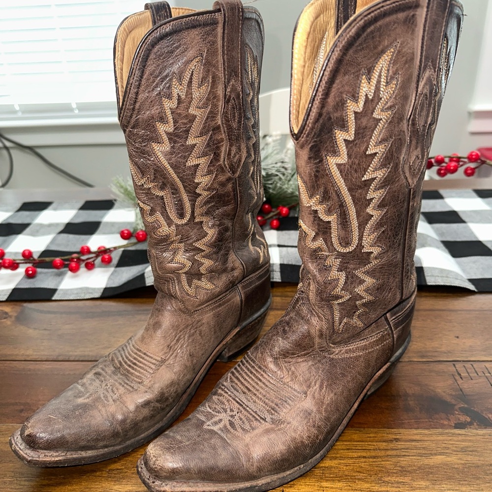 Old West Distressed Brown Cowboy Boots